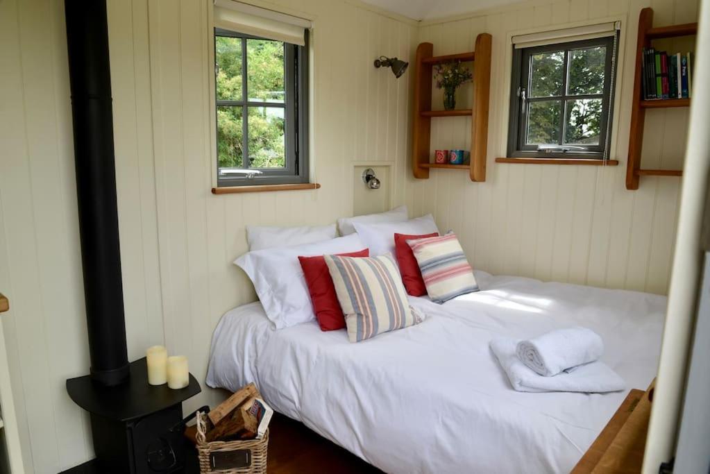The Shepherd'S Hut @ Chichester Cottage 외부 사진