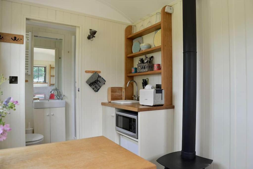 The Shepherd'S Hut @ Chichester Cottage 외부 사진